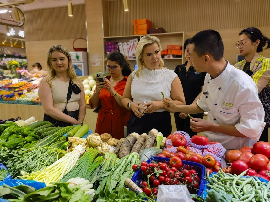 2025人间烟火流量燃旺人气经济(图4)