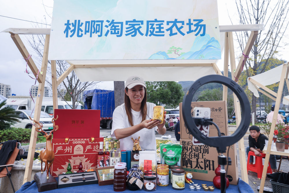 2025人间烟火流量燃旺人气经济(图3)